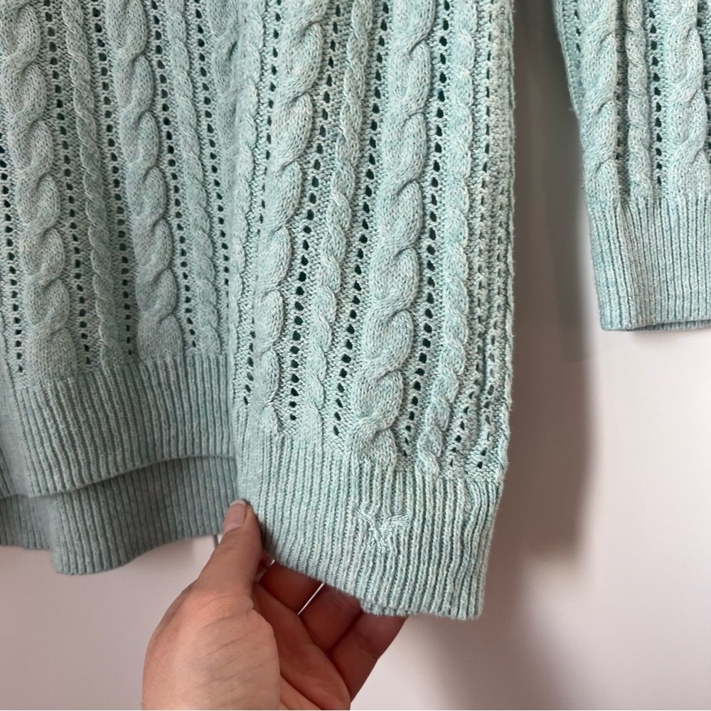 Women's Cable Scoopneck Sweater in Mint Green